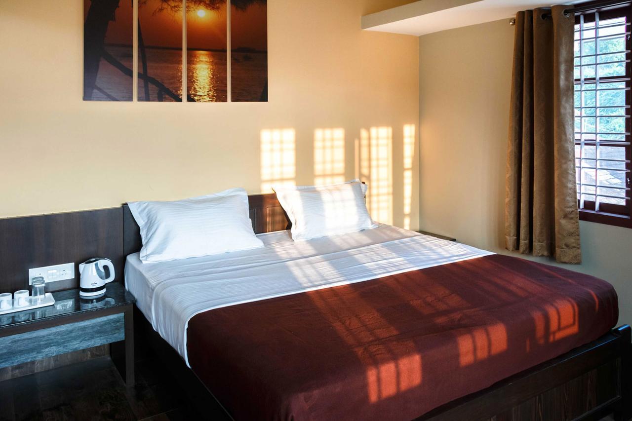 Karkera Comforts Hotel Madikeri Zewnętrze zdjęcie