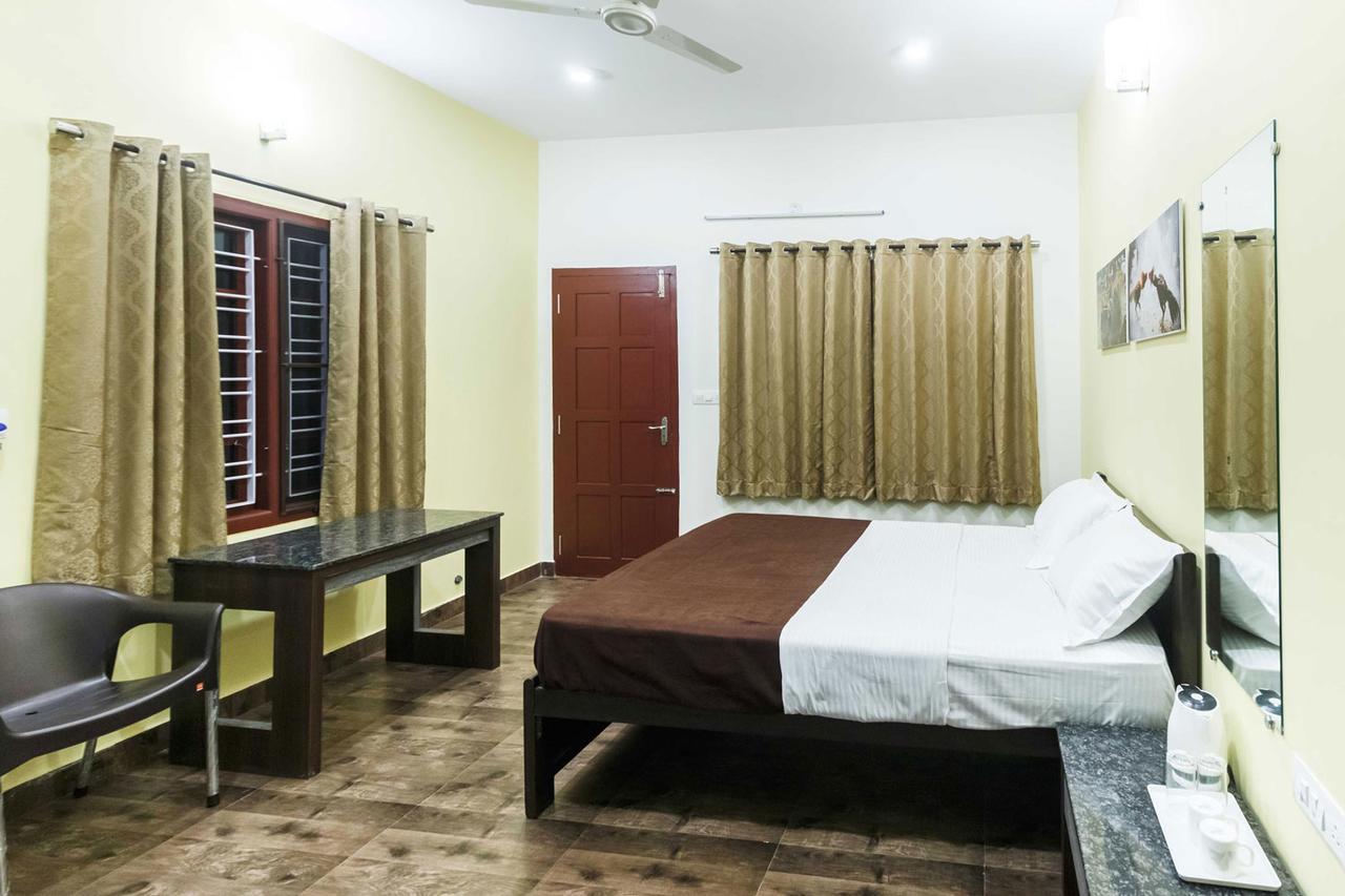 Karkera Comforts Hotel Madikeri Zewnętrze zdjęcie